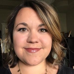 Meet your Posher, Abby